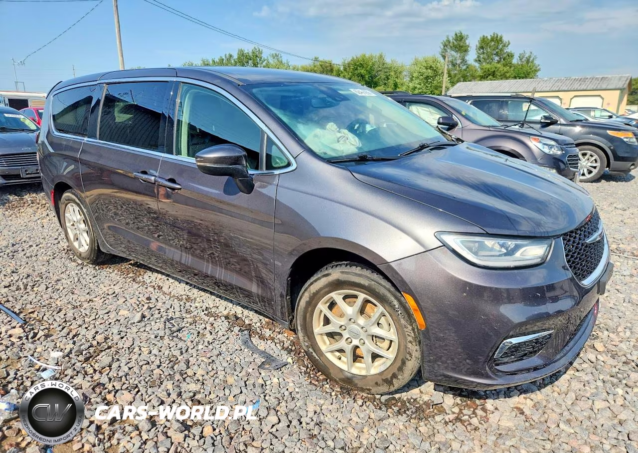 2023 Chrysler Pacifica Touring L VIN:2C4RC1BG4PR514674 - 4