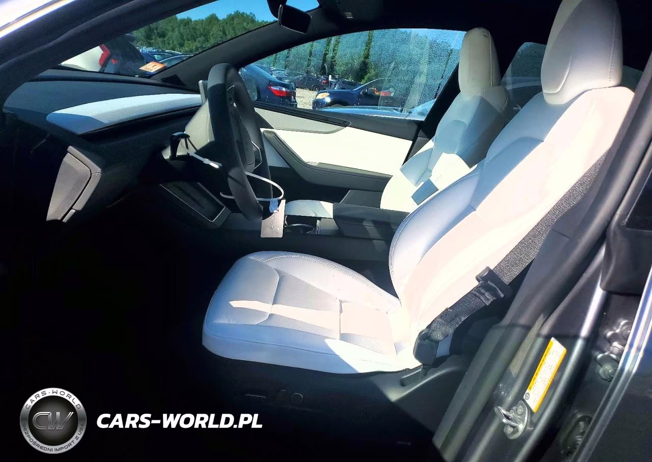 2026 Tesla Model Y VIN:7SAYGDED3TF659779 - 7