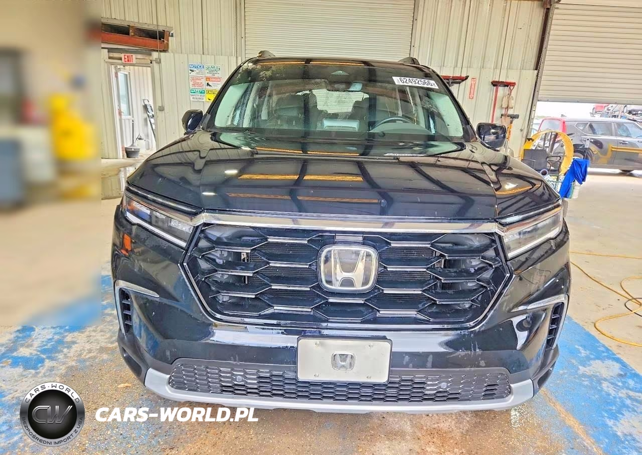 2025 Honda Pilot Touring VIN:5FNYG1H7XSB008732 - 5