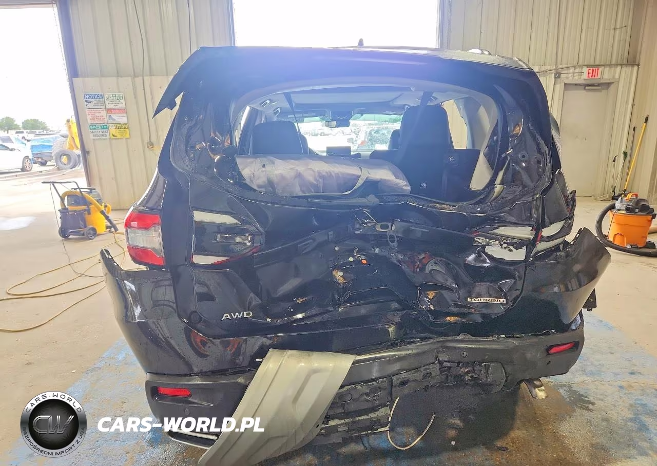 2025 Honda Pilot Touring VIN:5FNYG1H7XSB008732 - 6