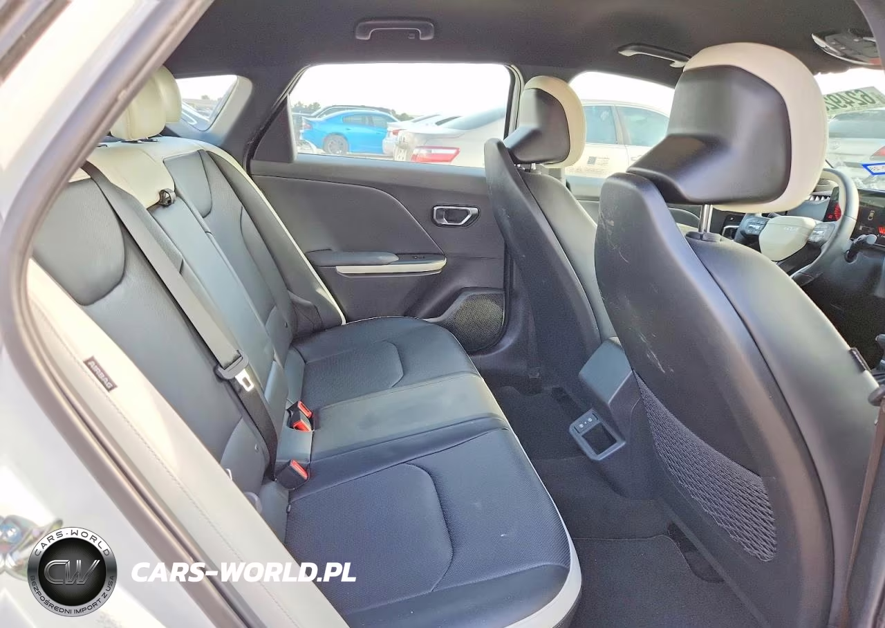 2026 Kia K4 Gt Line VIN:3KPFW4DE9TE271642 - 10