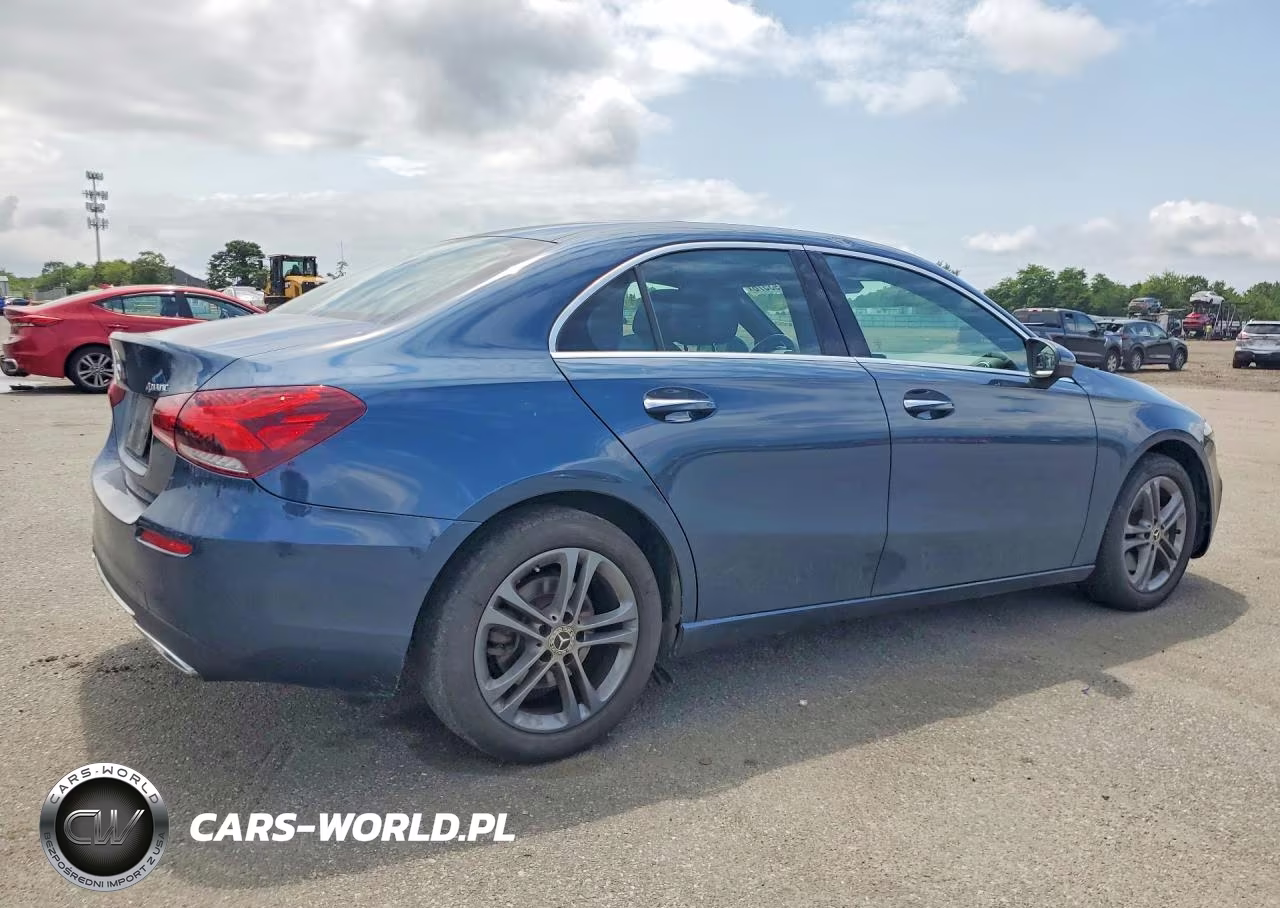 2020 Mercedes-Benz A 220 4Matic VIN:W1K3G4FB2LJ216719 - 3