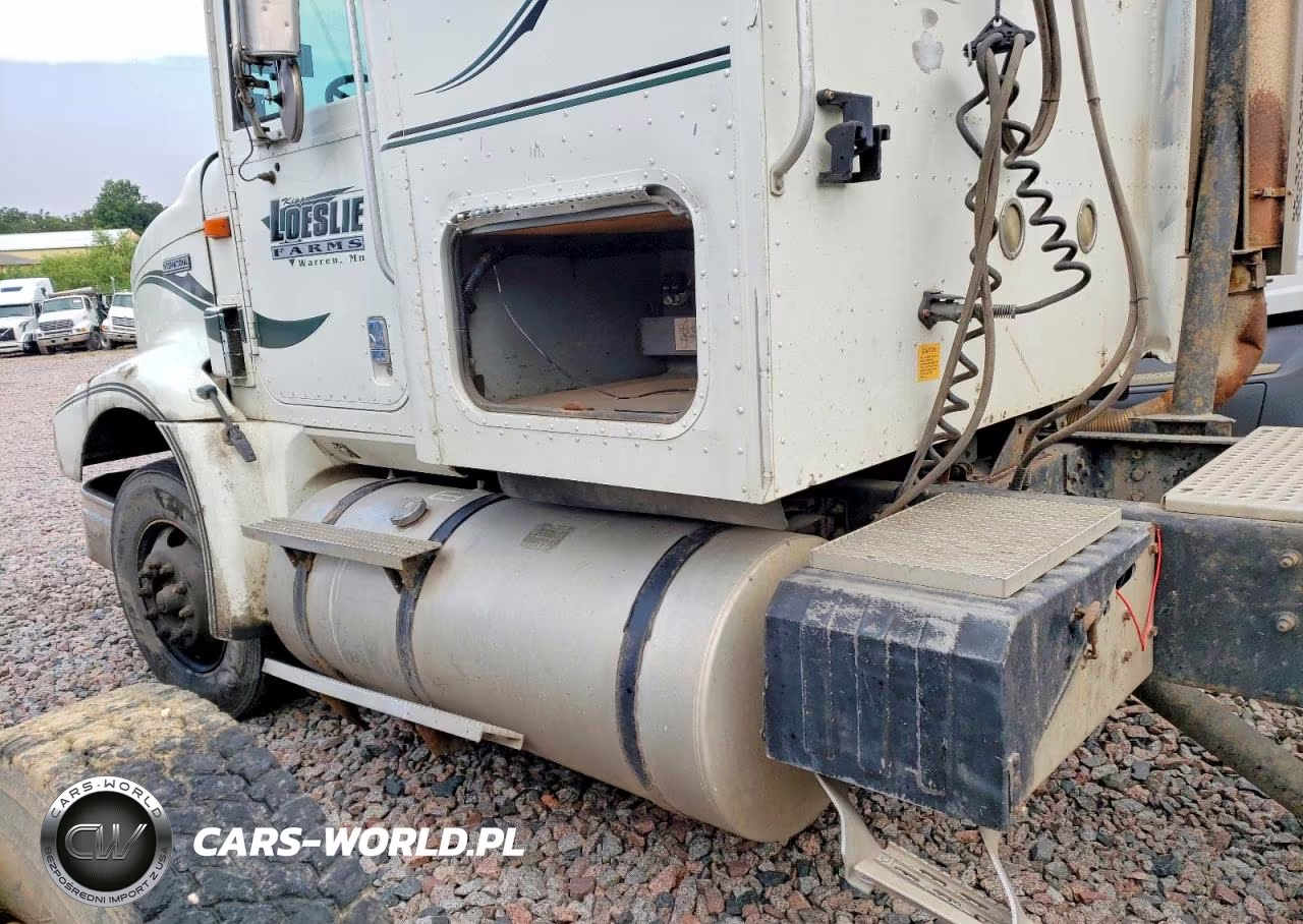 1998 International 9200 VIN:2HSFMATR2WC035338 - 14