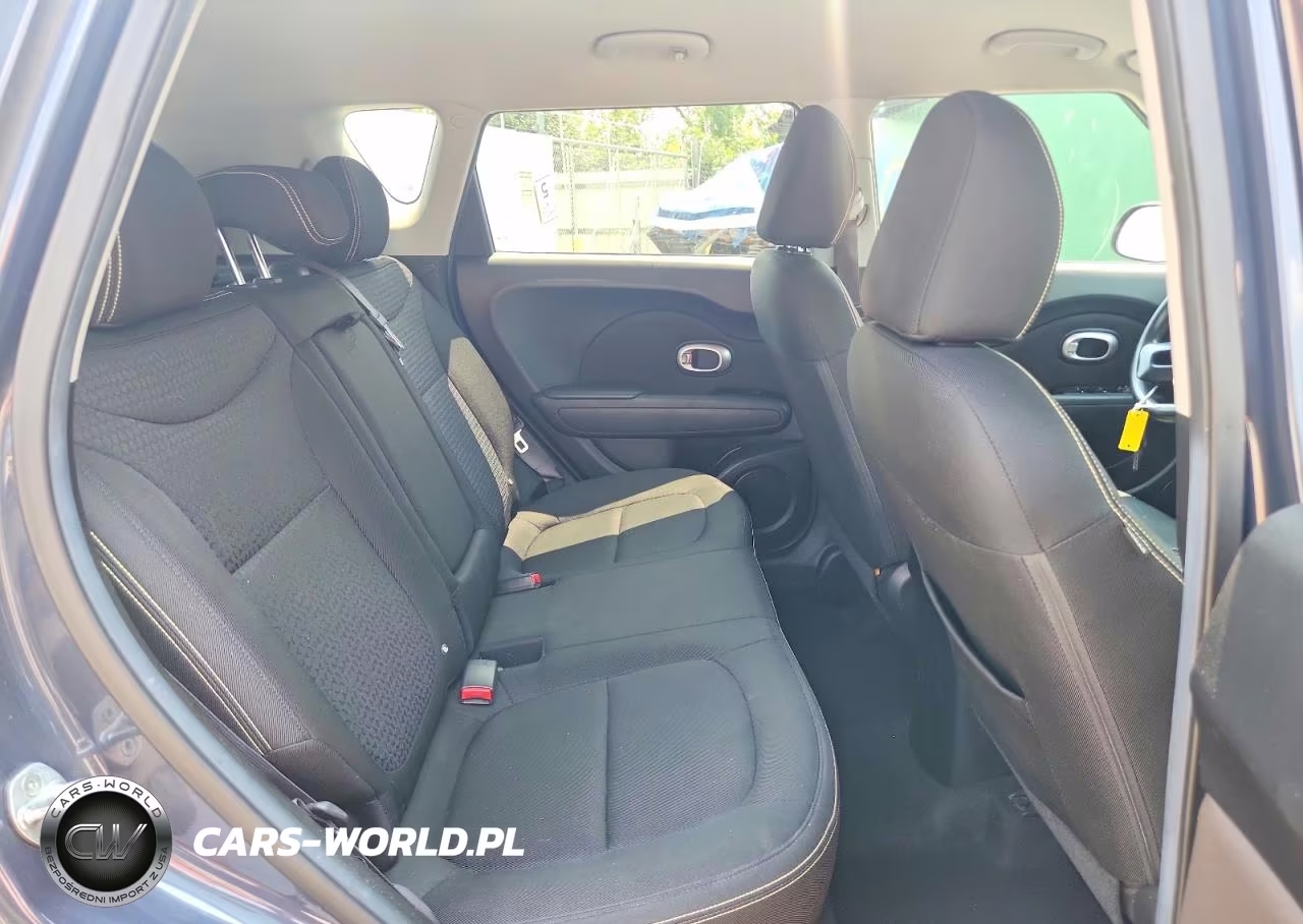 2015 Kia Soul + VIN:KNDJP3A51F7182657 - 10