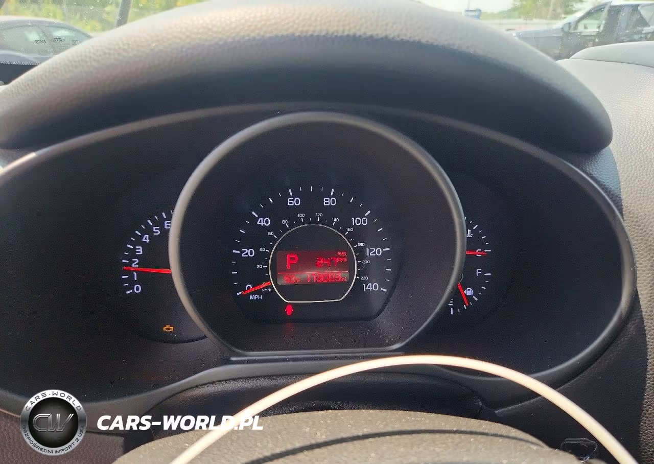 2015 Kia Soul + VIN:KNDJP3A51F7182657 - 9