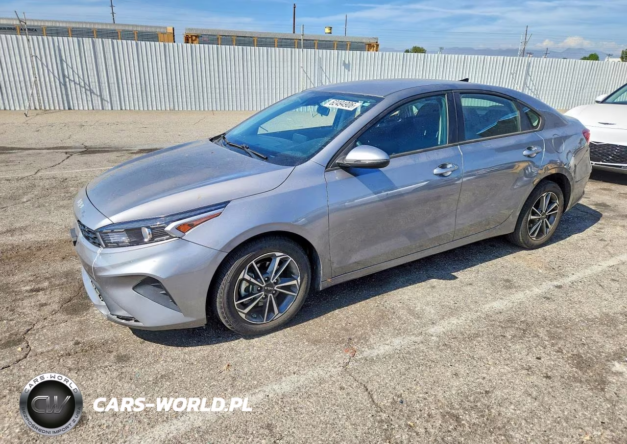 2023 Kia Forte Lxs – zdjęcie 1 z 12