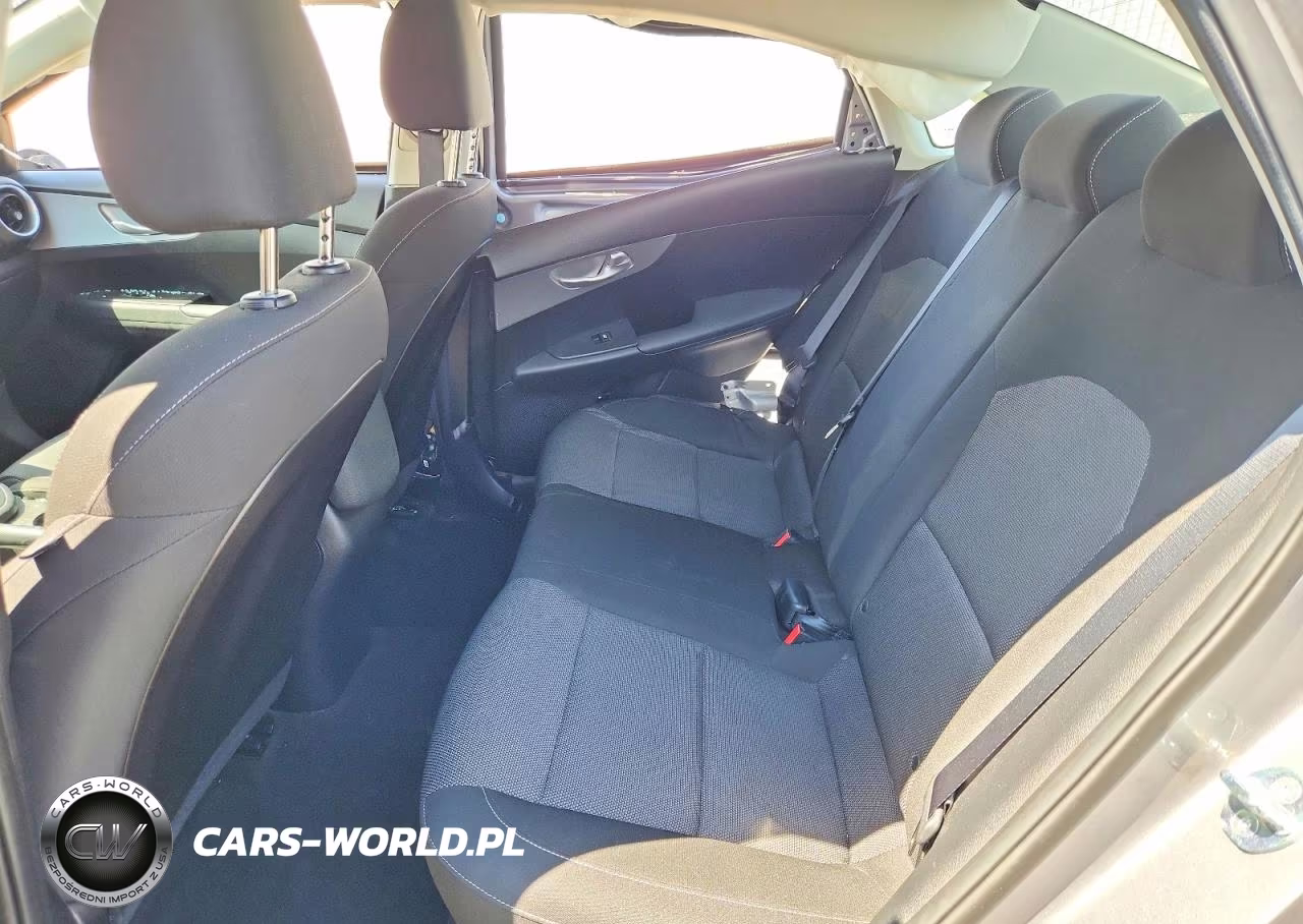 2023 Kia Forte Lxs VIN:3KPF24AD6PE638249 - 10