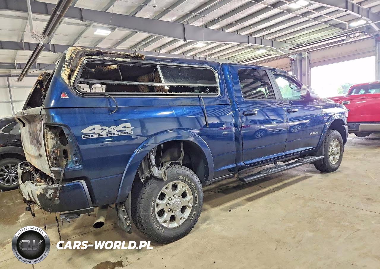2021 Ram 2500 Laramie VIN:3C6UR5FJ2MG701975 - 3