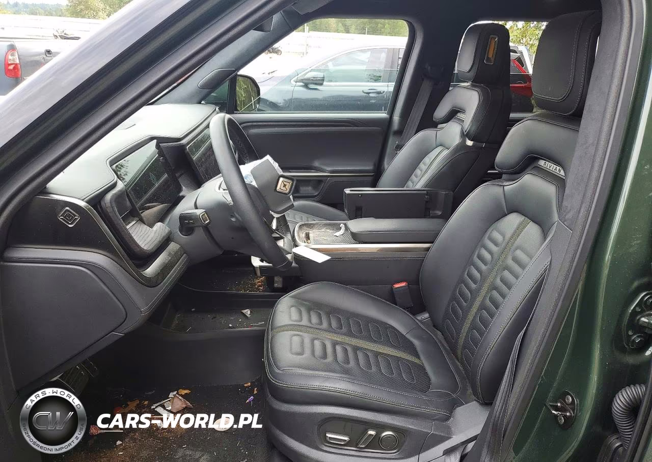2023 Rivian R1S Adventure VIN:7PDSGABA8PN022088 - 7