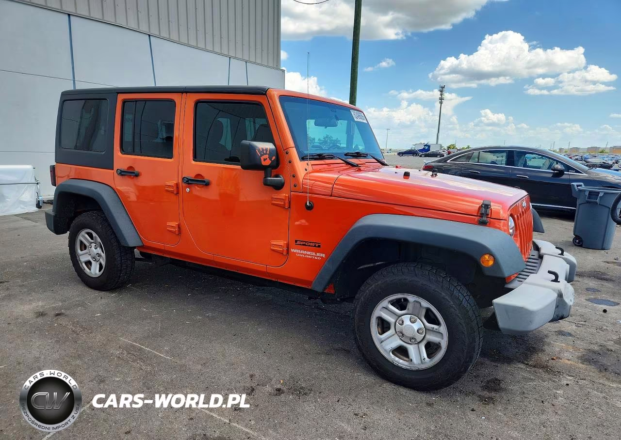 2015 Jeep Wrangler Unlimited Sport VIN:1C4BJWDG6FL689615 - 4