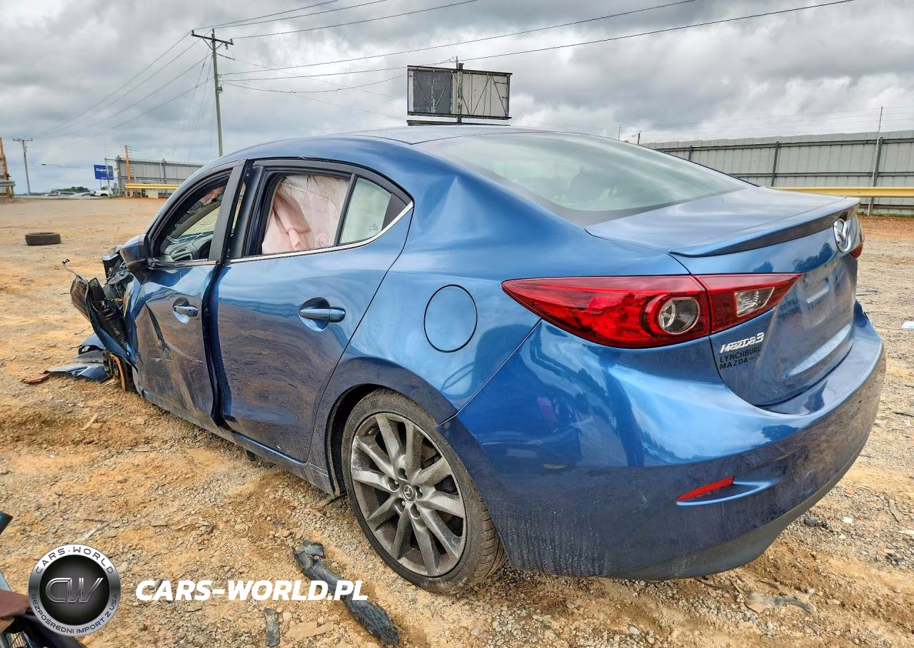2018 Mazda 3 Touring VIN:3MZBN1V38JM255607 - 2
