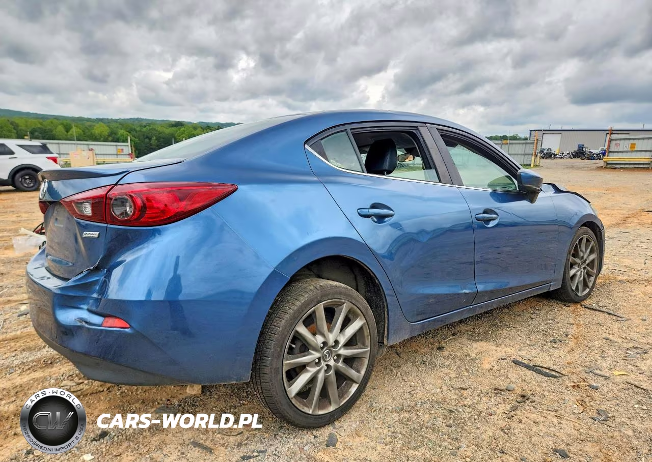 2018 Mazda 3 Touring VIN:3MZBN1V38JM255607 - 3