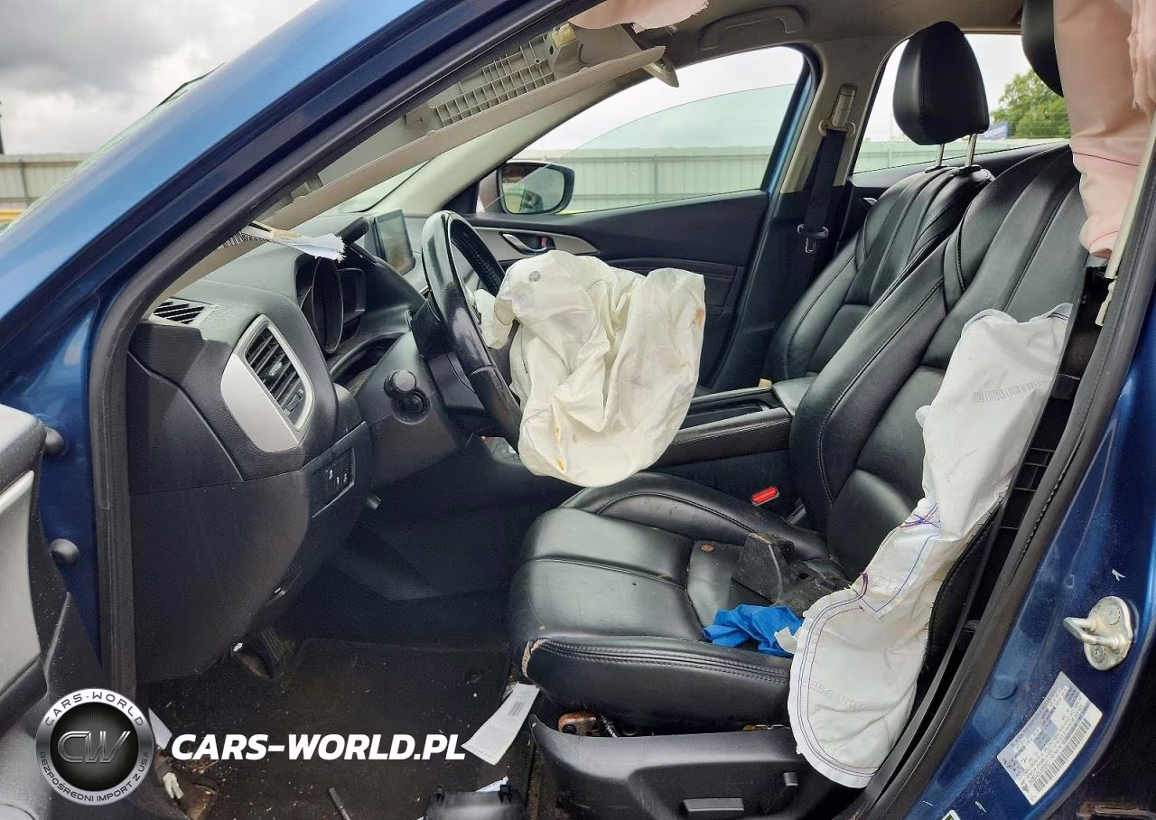 2018 Mazda 3 Touring VIN:3MZBN1V38JM255607 - 7