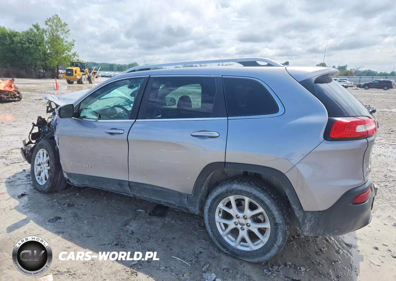 2015 Jeep Cherokee Latitude VIN:1C4PJMCB4FW557550 - 2