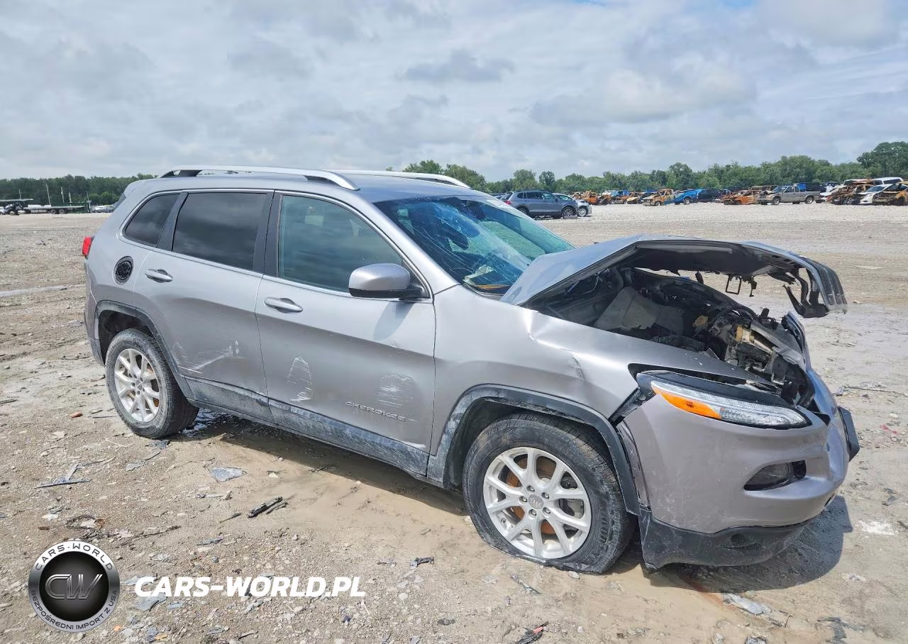 2015 Jeep Cherokee Latitude VIN:1C4PJMCB4FW557550 - 4