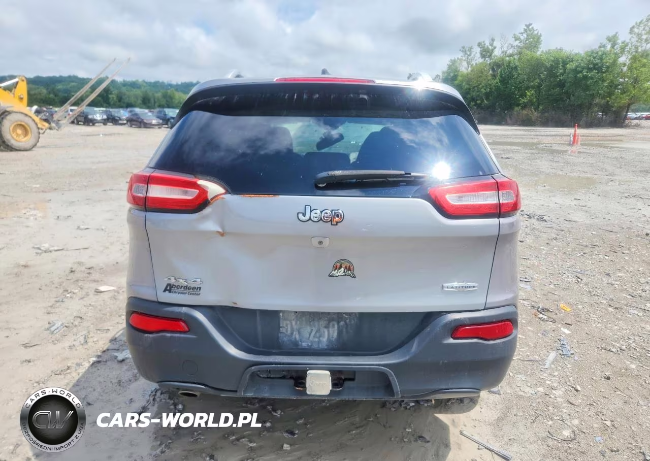 2015 Jeep Cherokee Latitude VIN:1C4PJMCB4FW557550 - 6