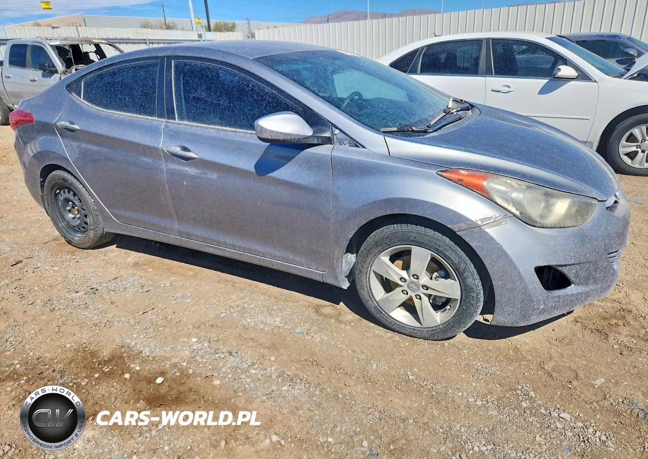 2013 Hyundai Elantra Gls VIN:KMHDH4AEXDU940361 - 4