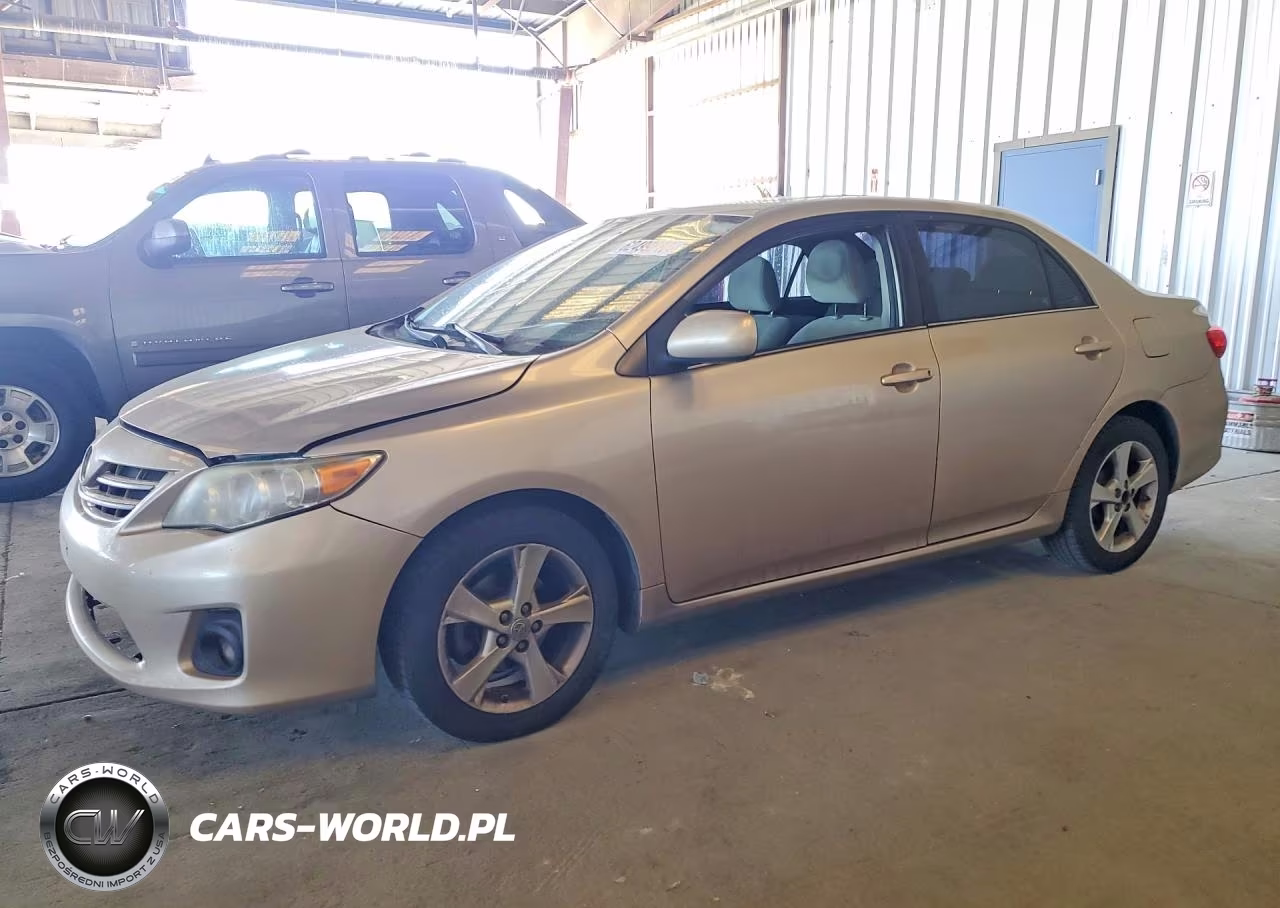 2013 Toyota Corolla Le – zdjęcie 1 z 12