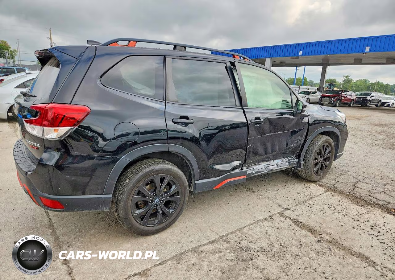 2019 Subaru Forester Sport VIN:JF2SKAKCXKH574692 - 3