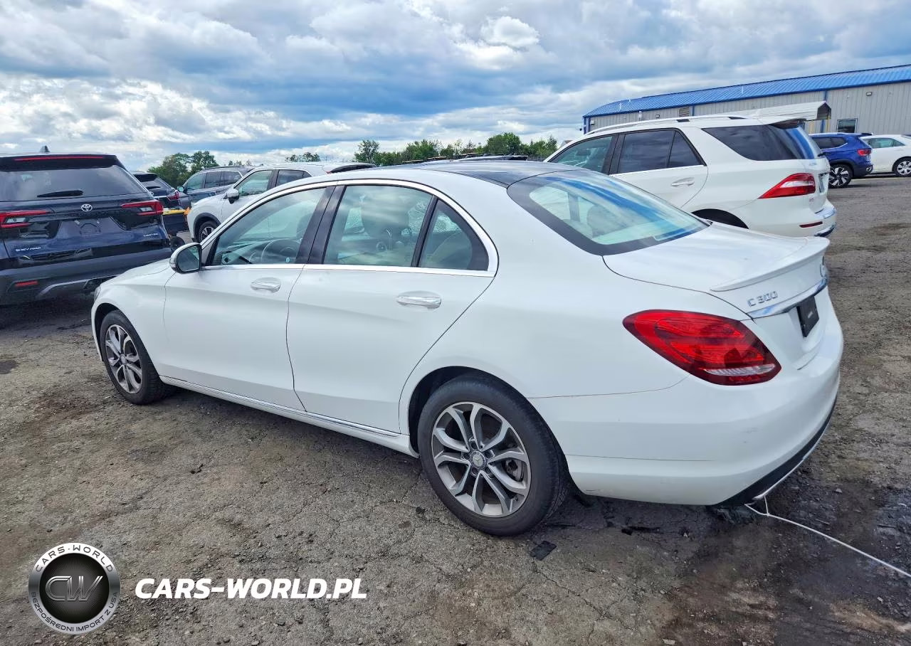 2016 Mercedes-Benz C 300 4Matic VIN:55SWF4KB3GU143033 - 2