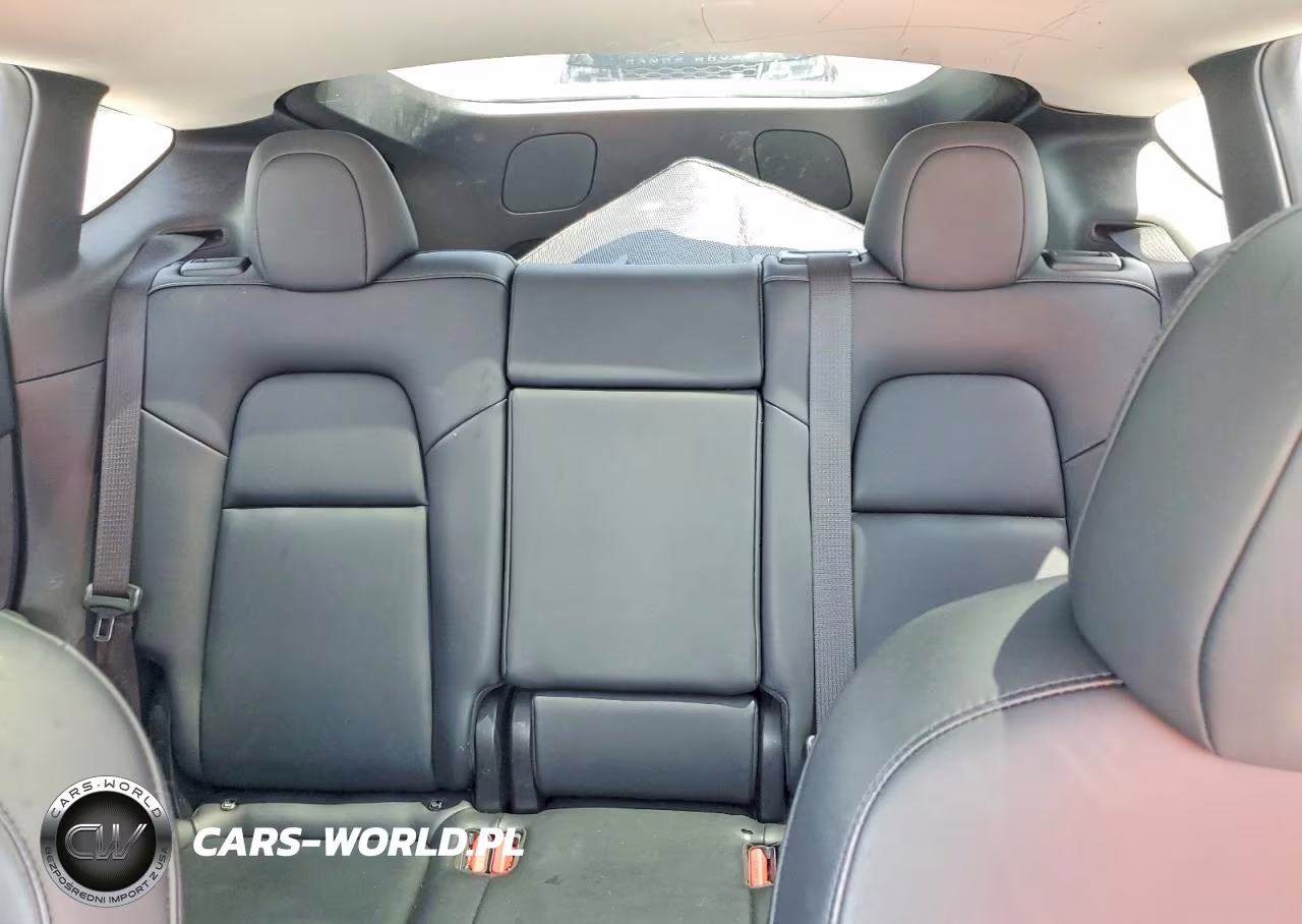 2021 Tesla Model Y VIN:5YJYGDEF7MF197484 - 10