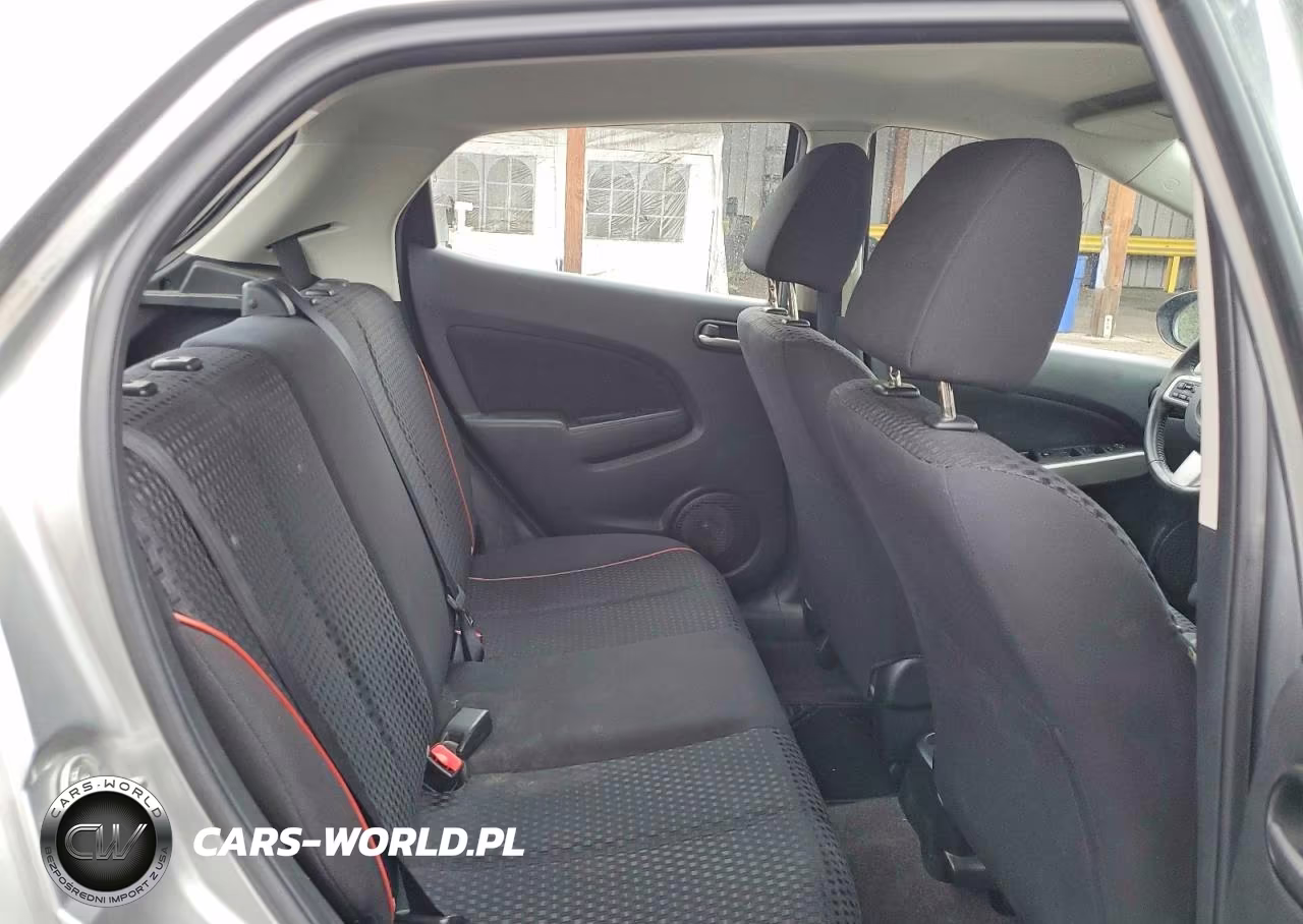 2011 Mazda Mazda2 VIN:JM1DE1HYXB0103352 - 10