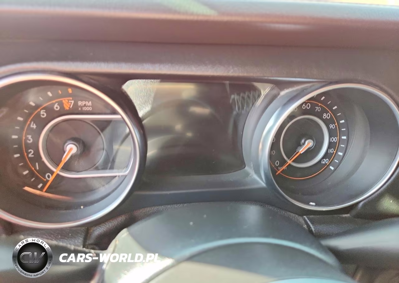 2019 Jeep Wrangler Unlimited Sahara VIN:1C4HJXEG6KW575511 - 9