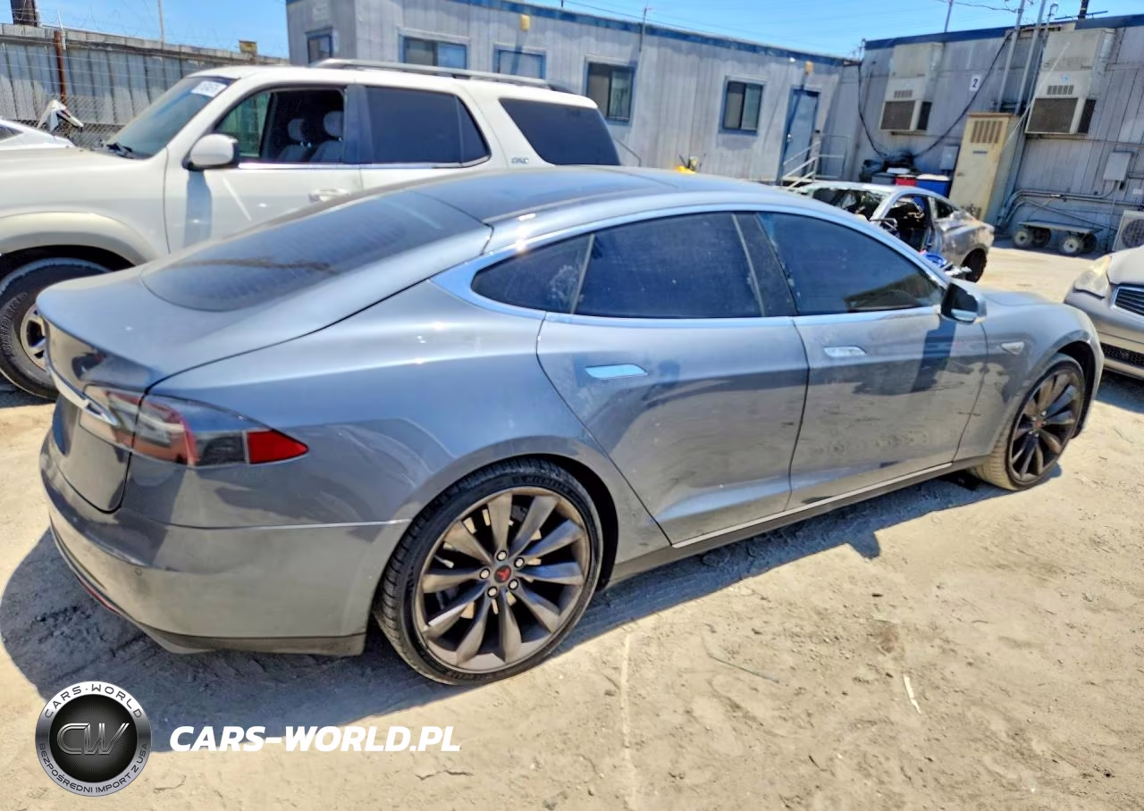 2014 Tesla Model S VIN:5YJSA1S11EFP45124 - 3