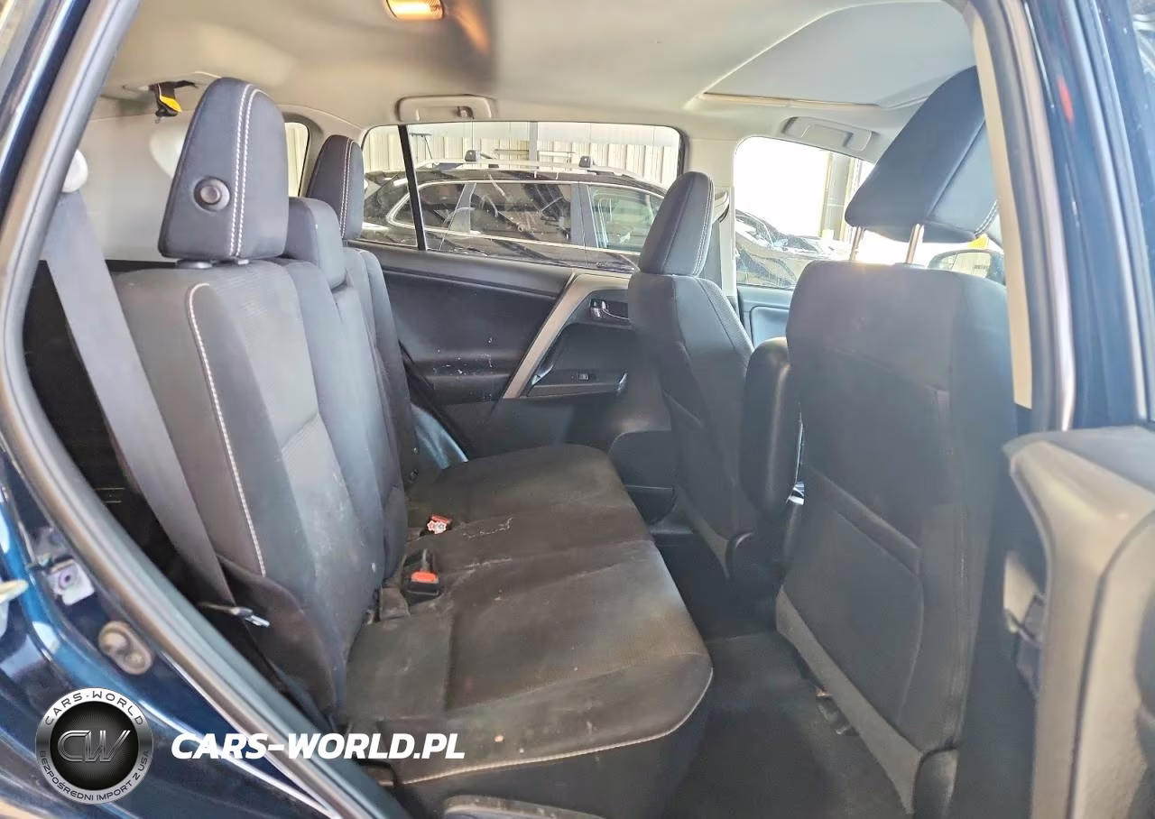 2018 Toyota Rav4 Xle VIN:2T3RFREV6JW815783 - 10