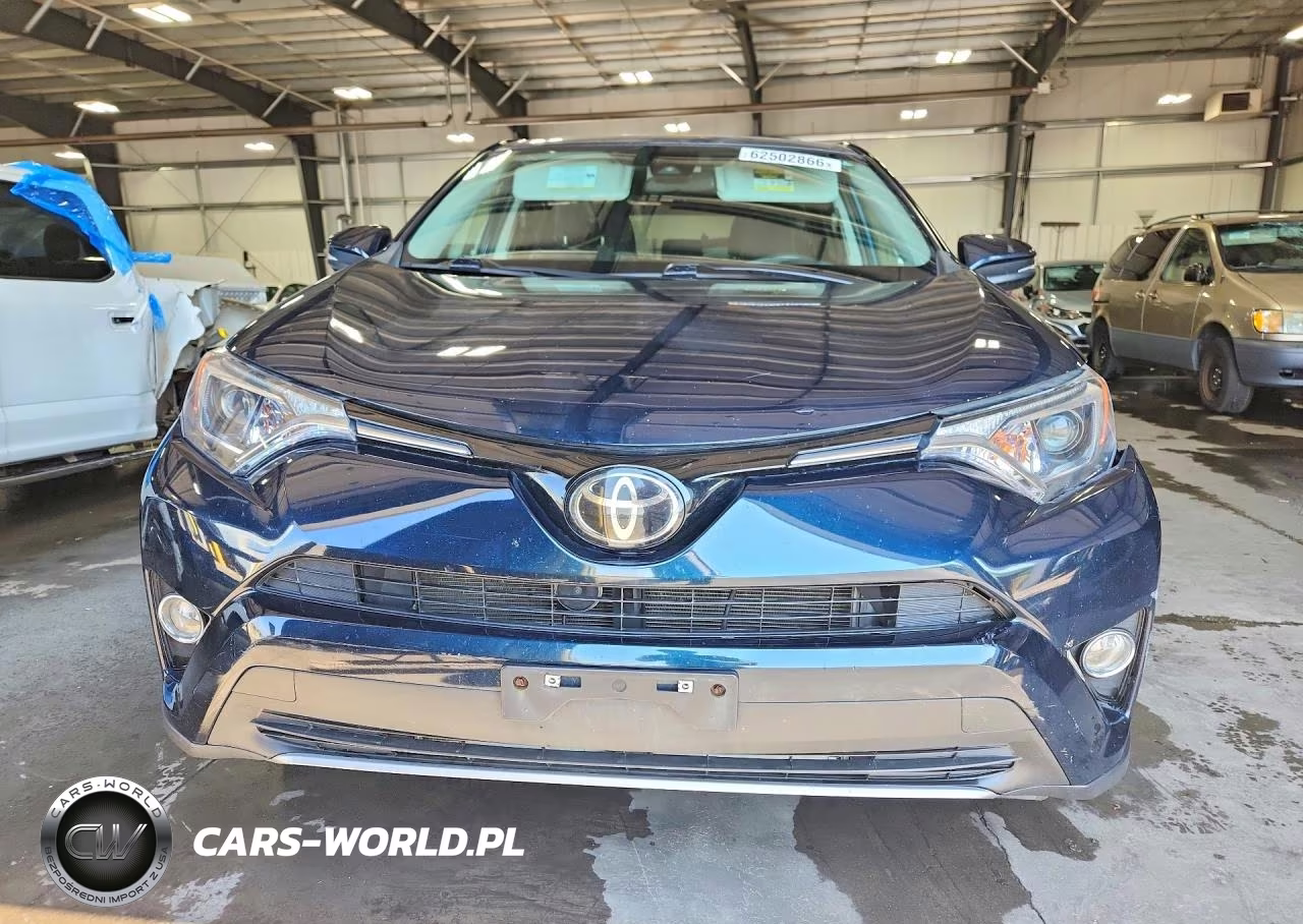 2018 Toyota Rav4 Xle VIN:2T3RFREV6JW815783 - 5