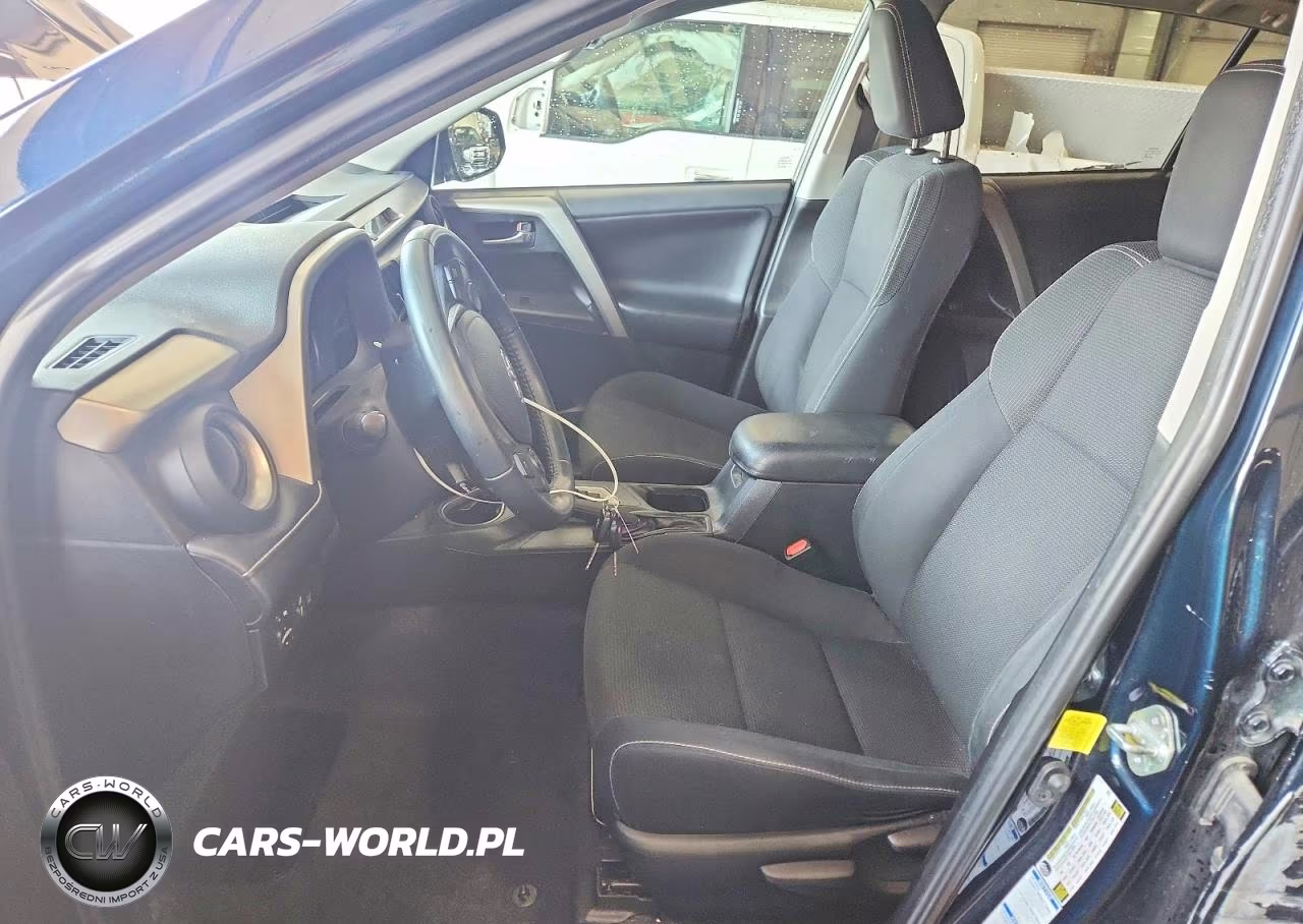 2018 Toyota Rav4 Xle VIN:2T3RFREV6JW815783 - 7
