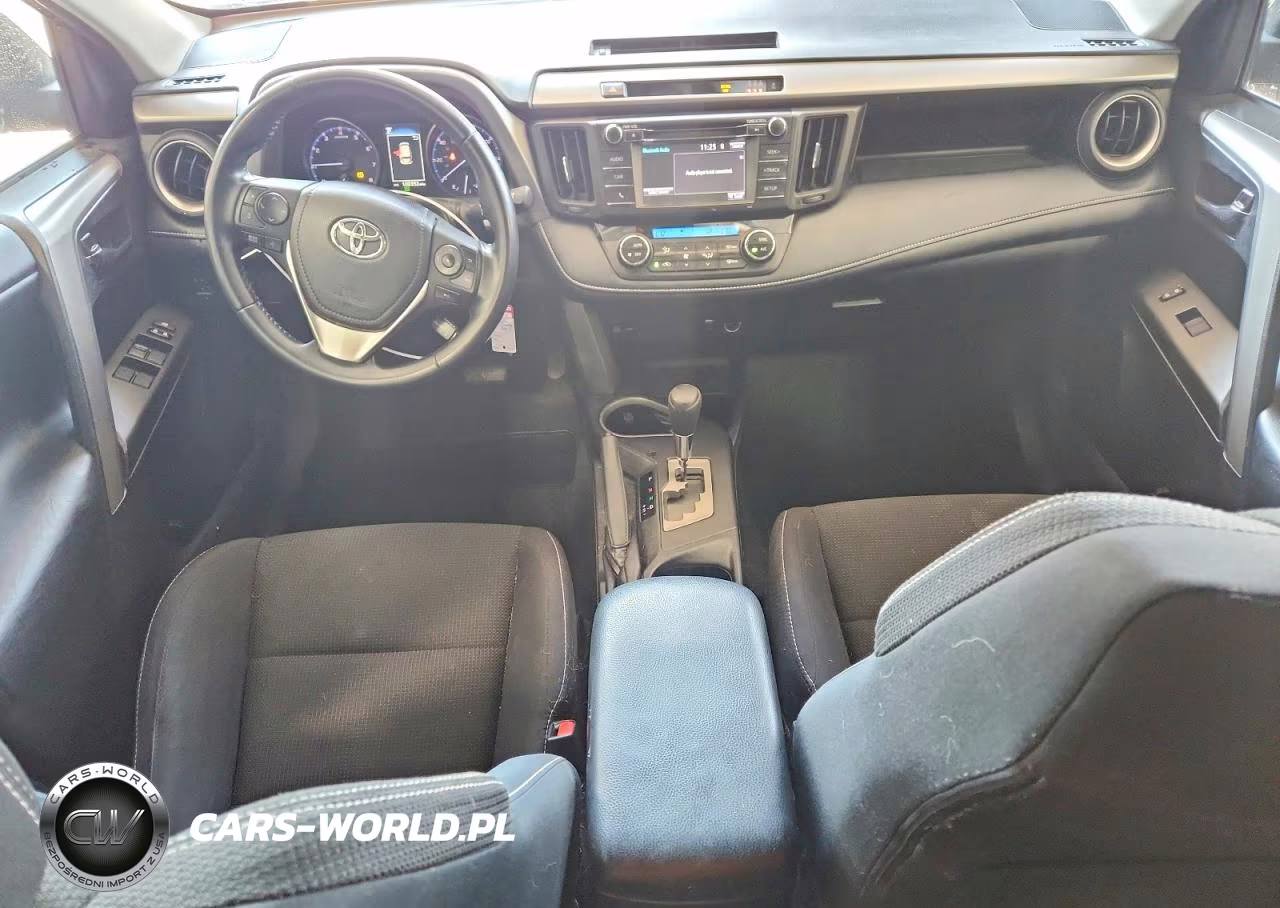 2018 Toyota Rav4 Xle VIN:2T3RFREV6JW815783 - 8