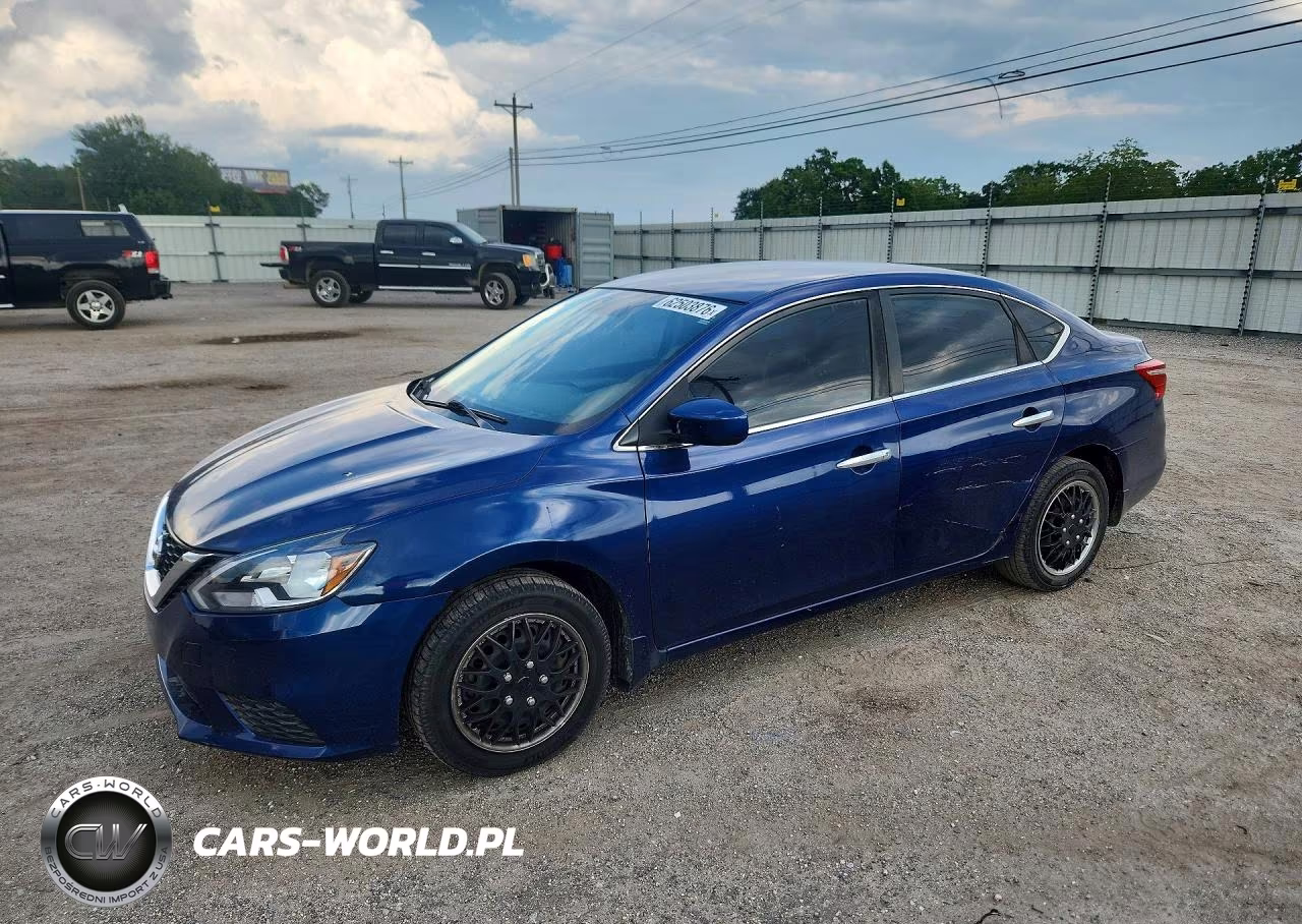 2017 Nissan Sentra S – zdjęcie 1 z 12