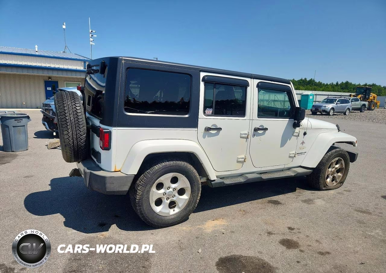 2013 Jeep Wrangler Unlimited Sahara VIN:1C4BJWEG9DL561655 - 3