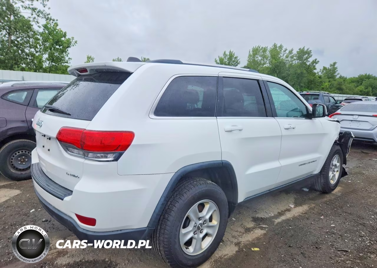 2015 Jeep Grand Cherokee Laredo VIN:1C4RJFAG8FC182993 - 3