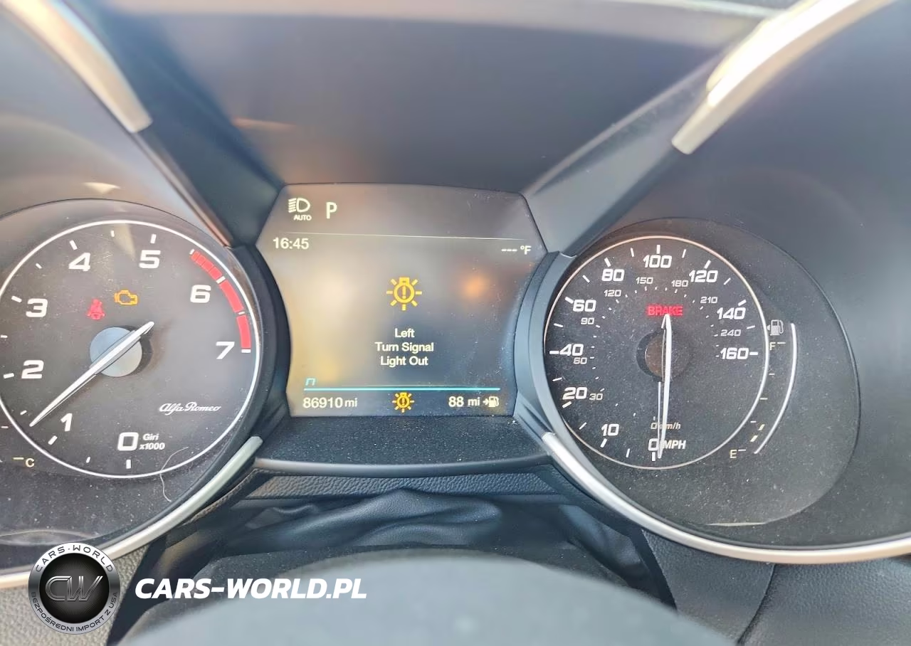 2020 Alfa Romeo Giulia Ti VIN:ZARFAMBN1L7638265 - 9