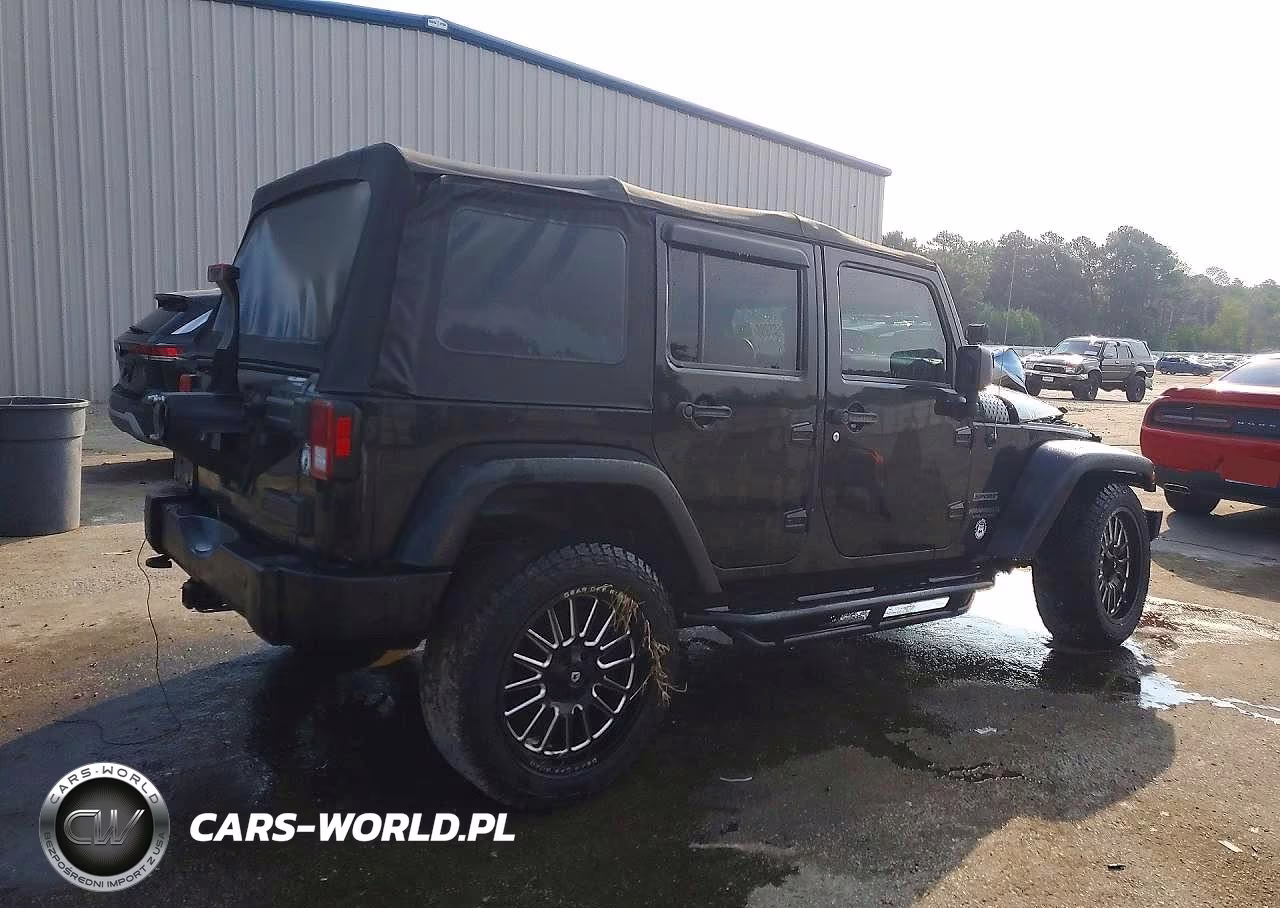 2015 Jeep Wrangler Unlimited Sport VIN:1C4BJWDG0FL612139 - 3