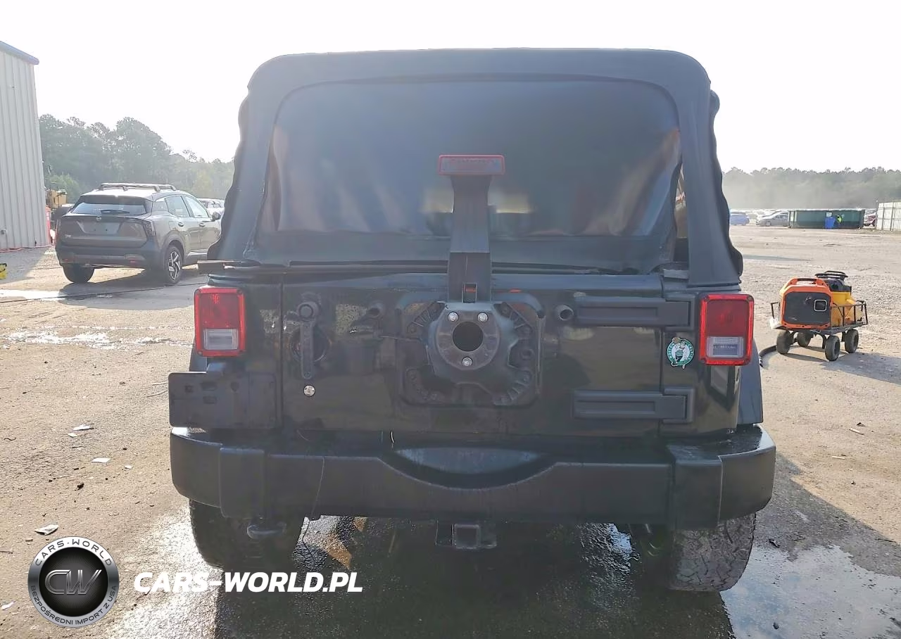 2015 Jeep Wrangler Unlimited Sport VIN:1C4BJWDG0FL612139 - 6
