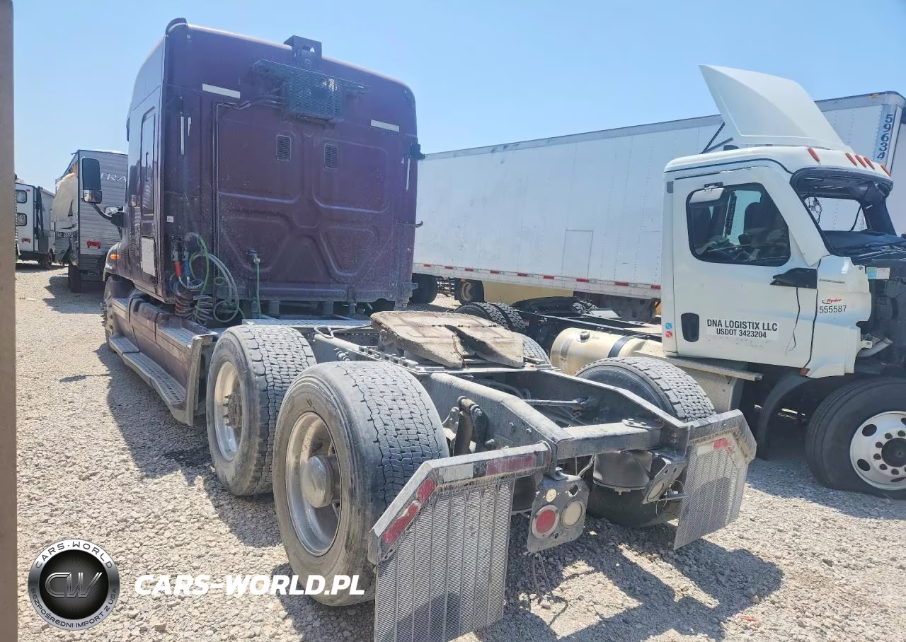 2014 Freightliner Cascadia Semi Truck VIN:3AKJGLDV1ESFP0411 - 2