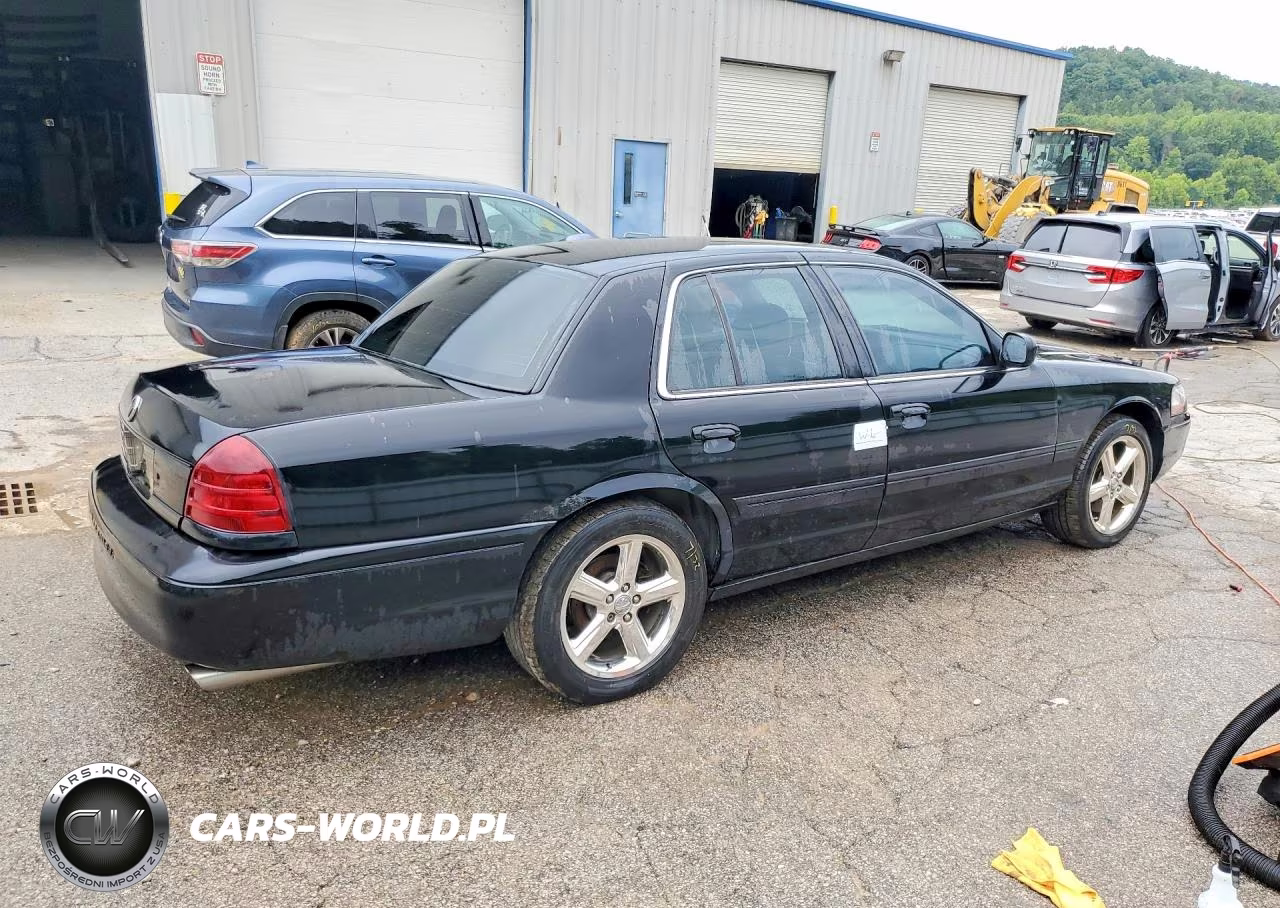 2003 Mercury Marauder VIN:2MEHM75V53X635112 - 3
