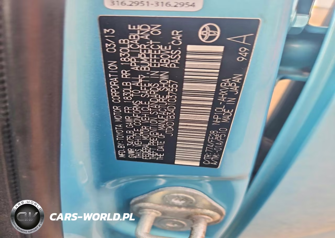 2013 Toyota Prius C One VIN:JTDKDTB34D1037557 - 12