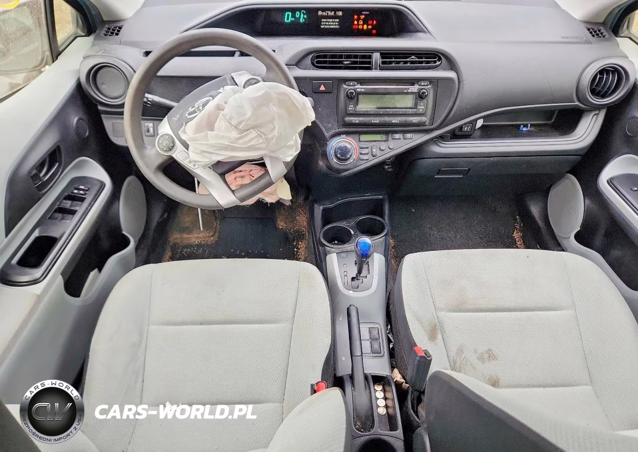 2013 Toyota Prius C One VIN:JTDKDTB34D1037557 - 8