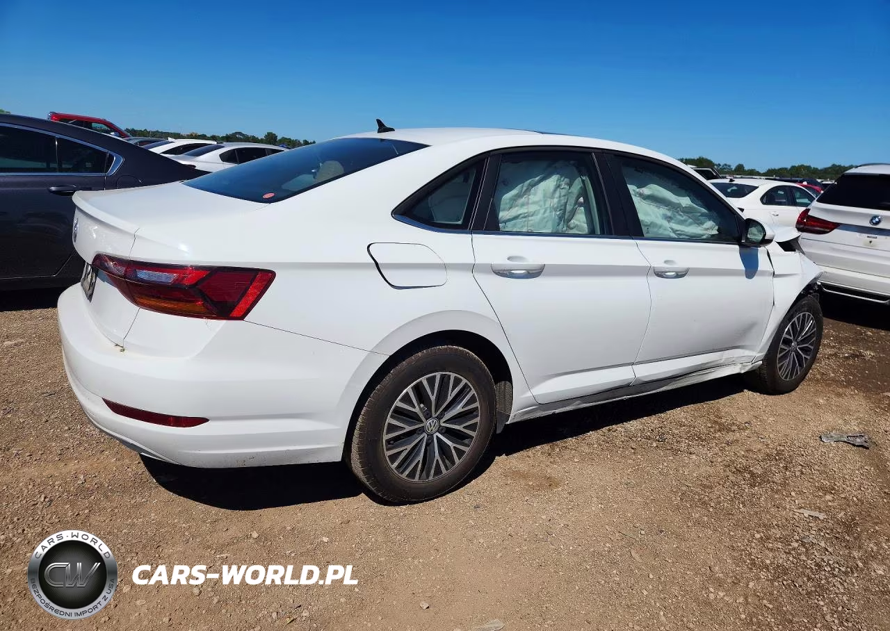 2019 Volkswagen Jetta S VIN:3VWC57BU0KM275422 - 3