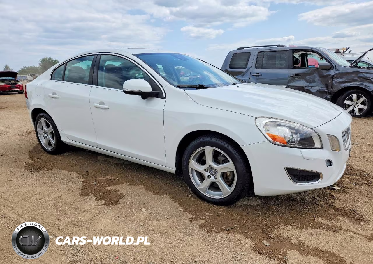 2013 Volvo S60 T5 VIN:YV1612FHXD2183248 - 4