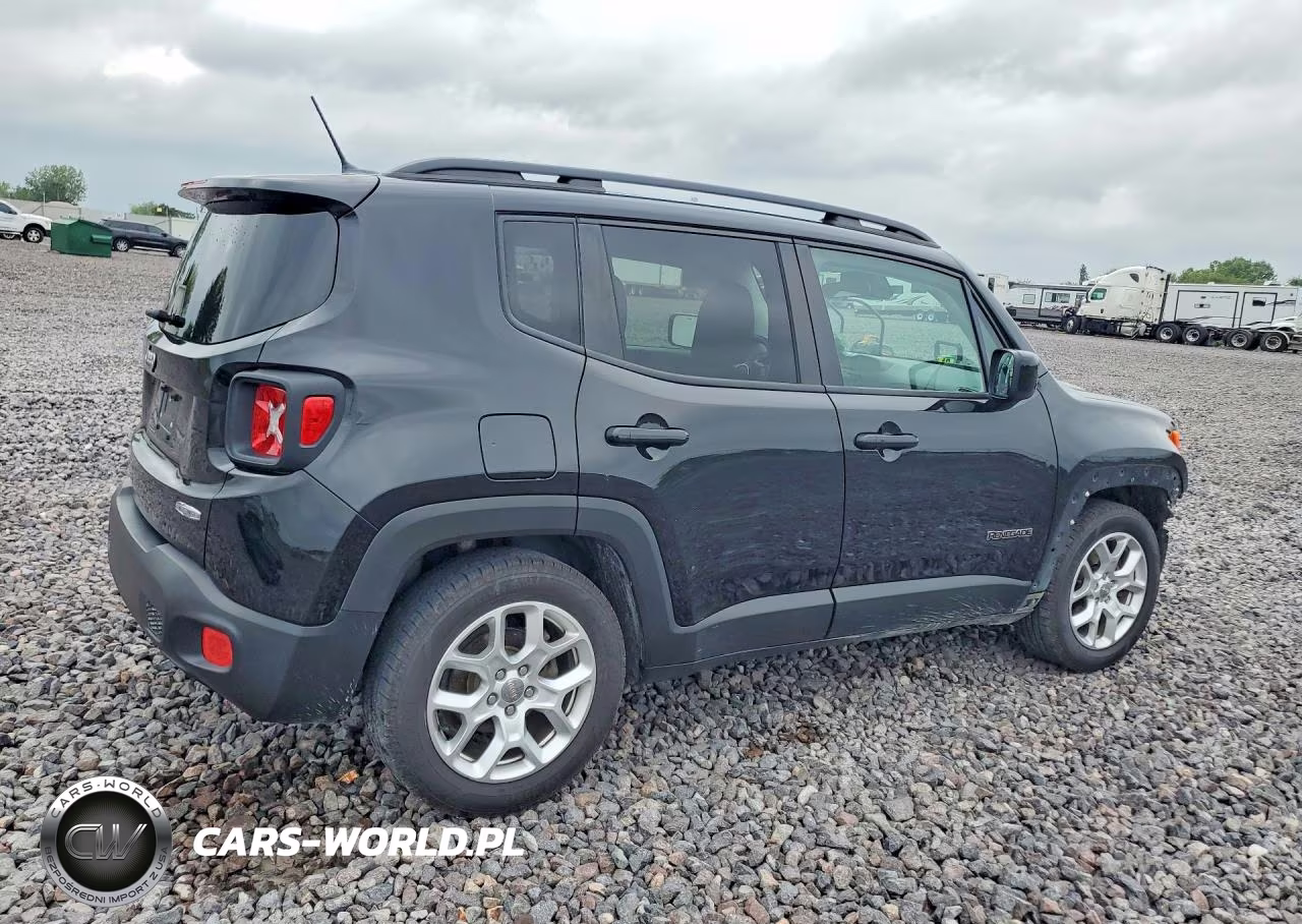 2016 Jeep Renegade Latitude VIN:ZACCJABT2GPE36585 - 3