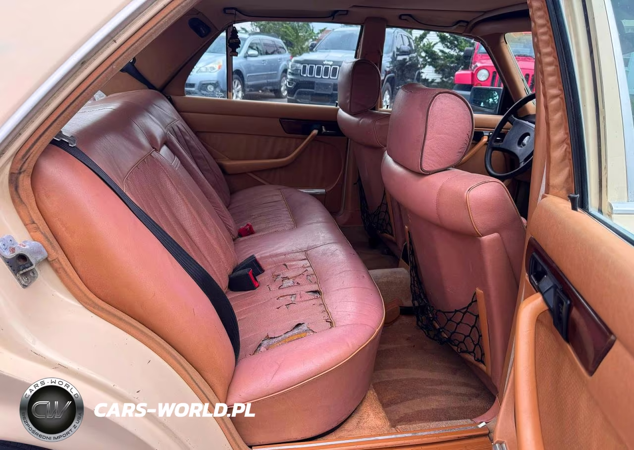 1982 Mercedes-Benz 300 Sd VIN:WDBCB20A3CB02476 - 6