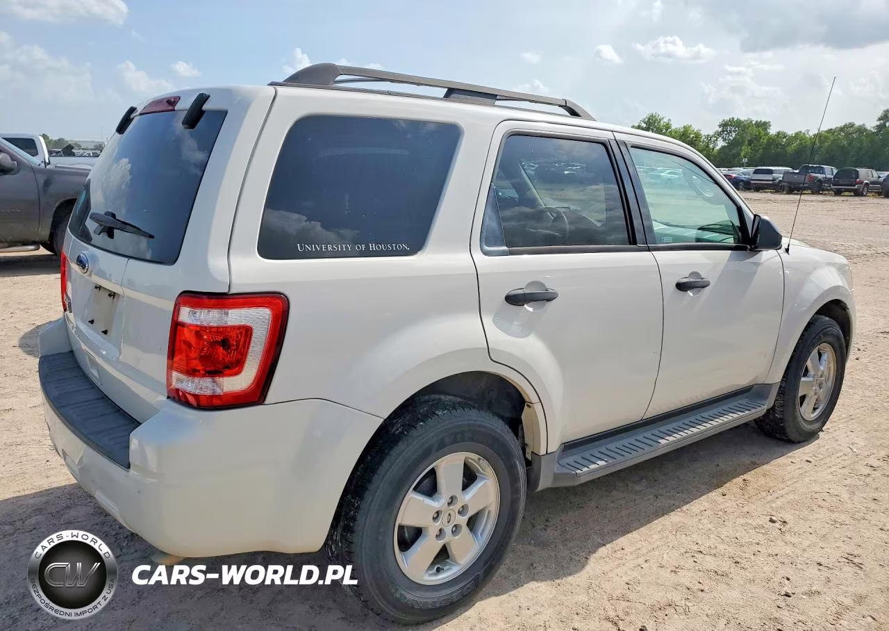 2010 Ford Escape Xlt VIN:1FMCU0D79AKB24682 - 3
