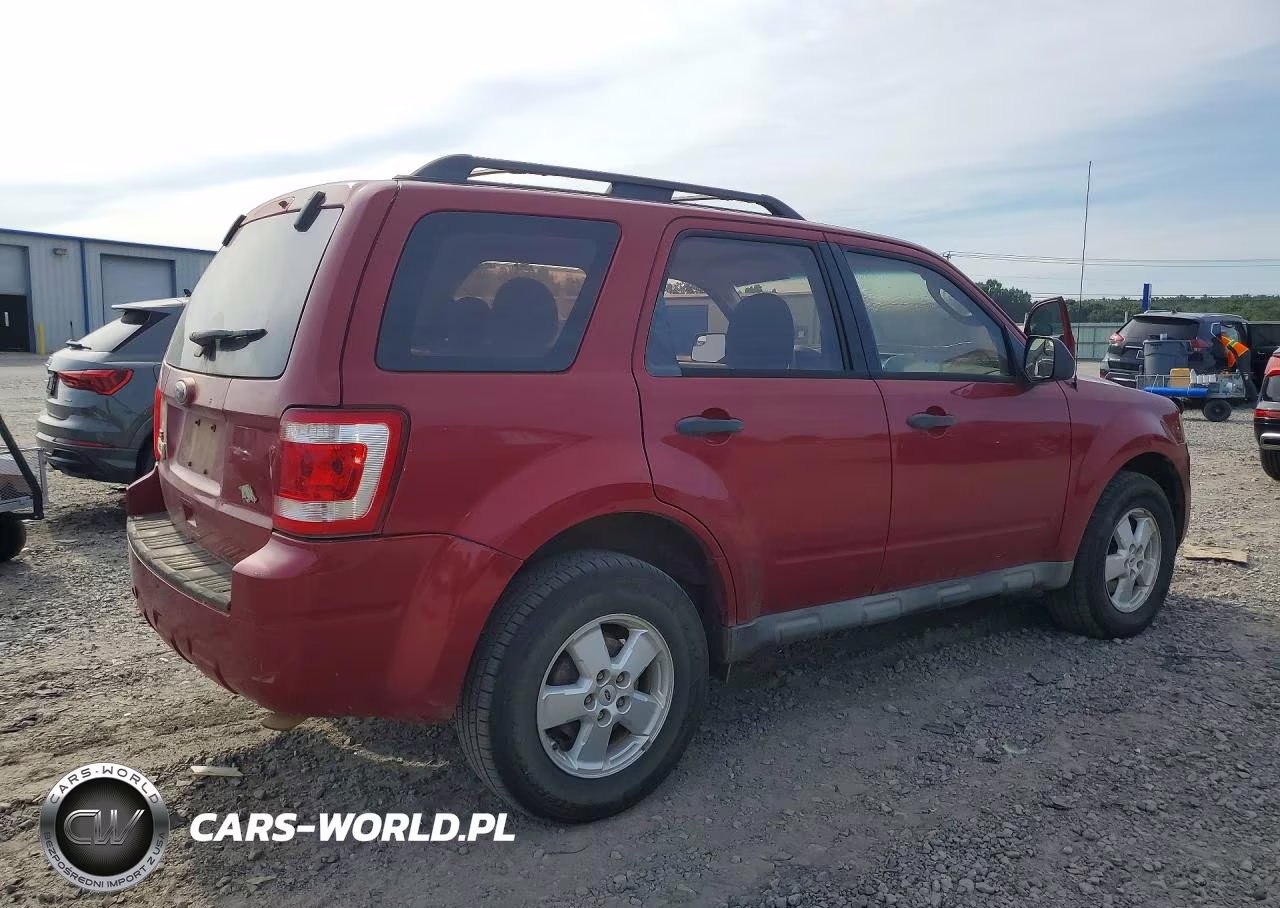 2010 Ford Escape Xls VIN:1FMCU0C76AKC63783 - 3
