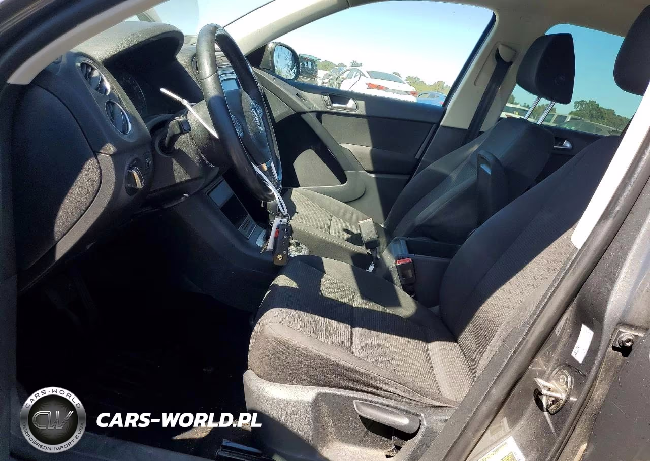 2014 Volkswagen Tiguan S VIN:WVGBV3AX5EW621354 - 7