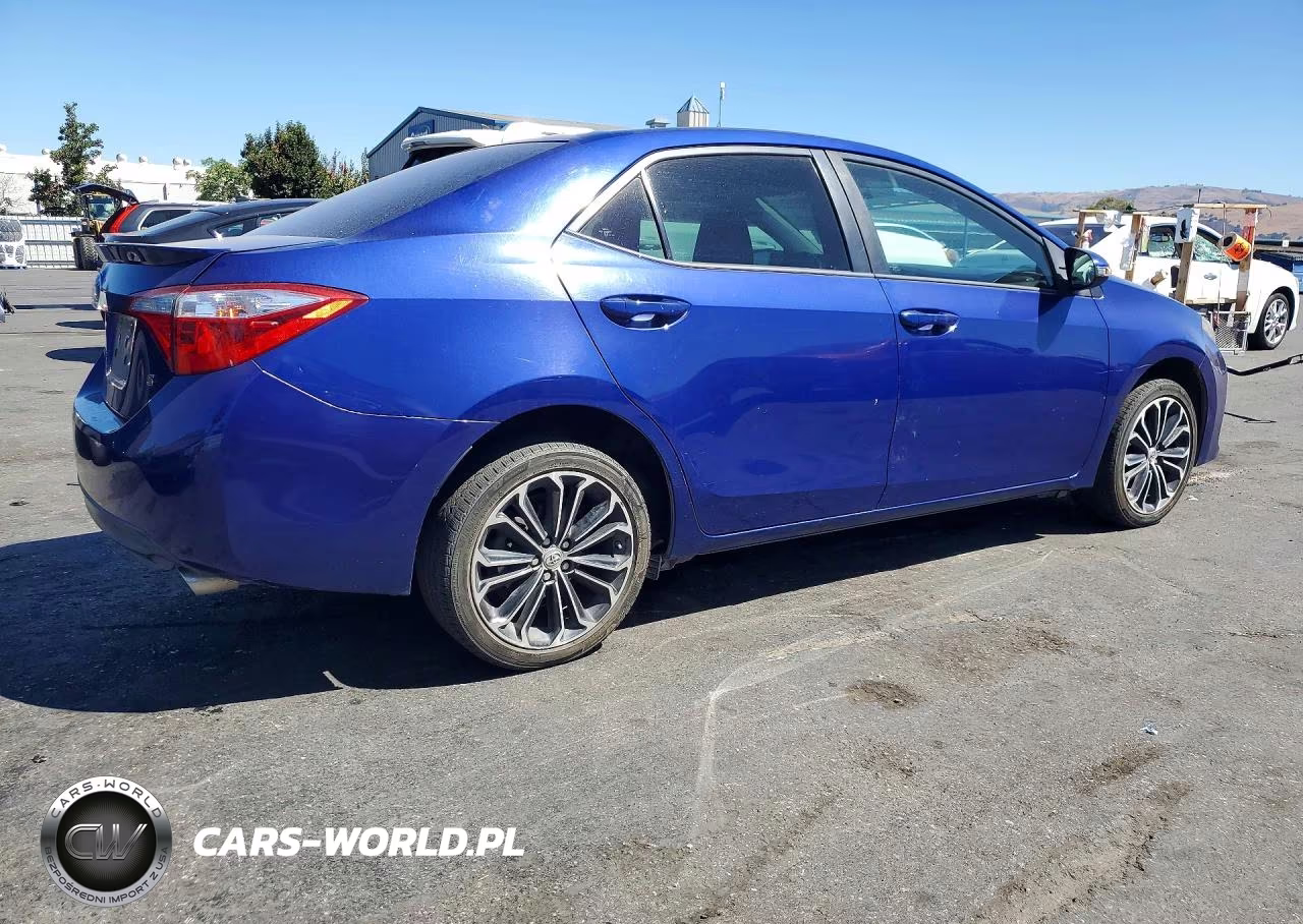 2015 Toyota Corolla S Plus VIN:5YFBURHE8FP315578 - 3